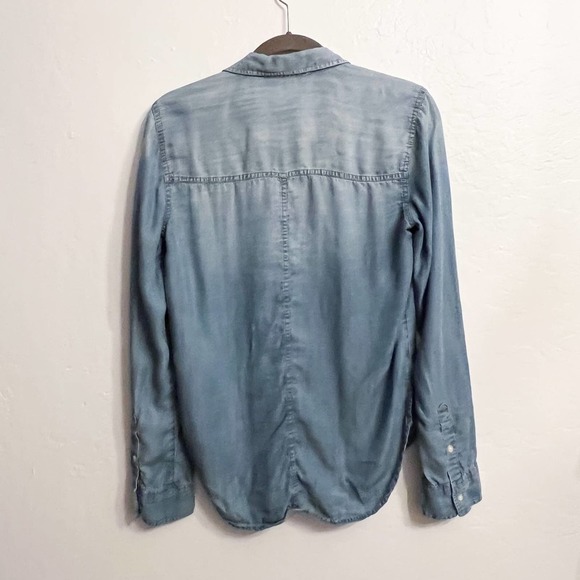 ABERCROMBIE & Fitch Lyocell Chambray Button Down Blouse Top Small - Picture 5 of 5